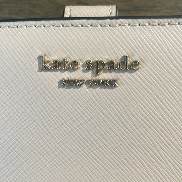 kate spade medium wallet - Picture 2 of 10